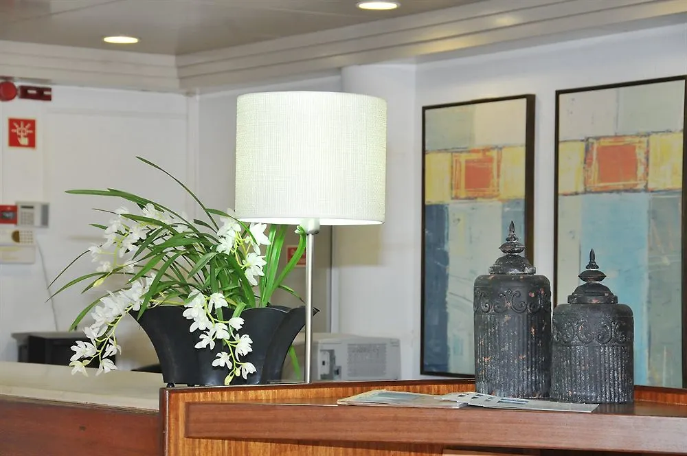 Vila Baleira Suites Porto Santo 4*,